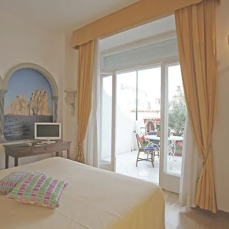 Hotel Gatto Bianco 4*