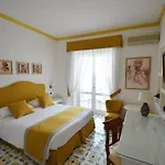 Gatto Bianco מלון קאפרי