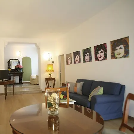 Gatto Bianco מלון