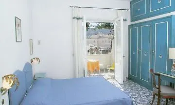 מלון Gatto Bianco קאפרי