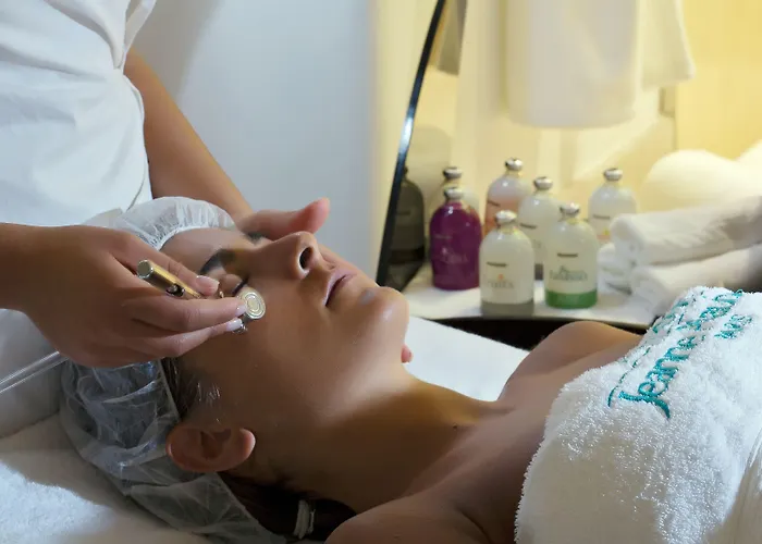 מלון Gatto Bianco 4*